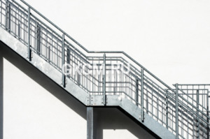 Монтаж металлических лестниц
